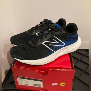 New Balance men’s 520 v8 black/blue size 11.5D